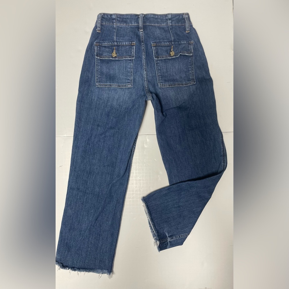 Women's Straight Leg Jeans in Medium Blue